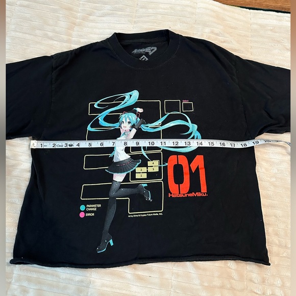 Hot Topic Hatsune Miku black short sleeve crop top size medium - Picture 2 of 4
